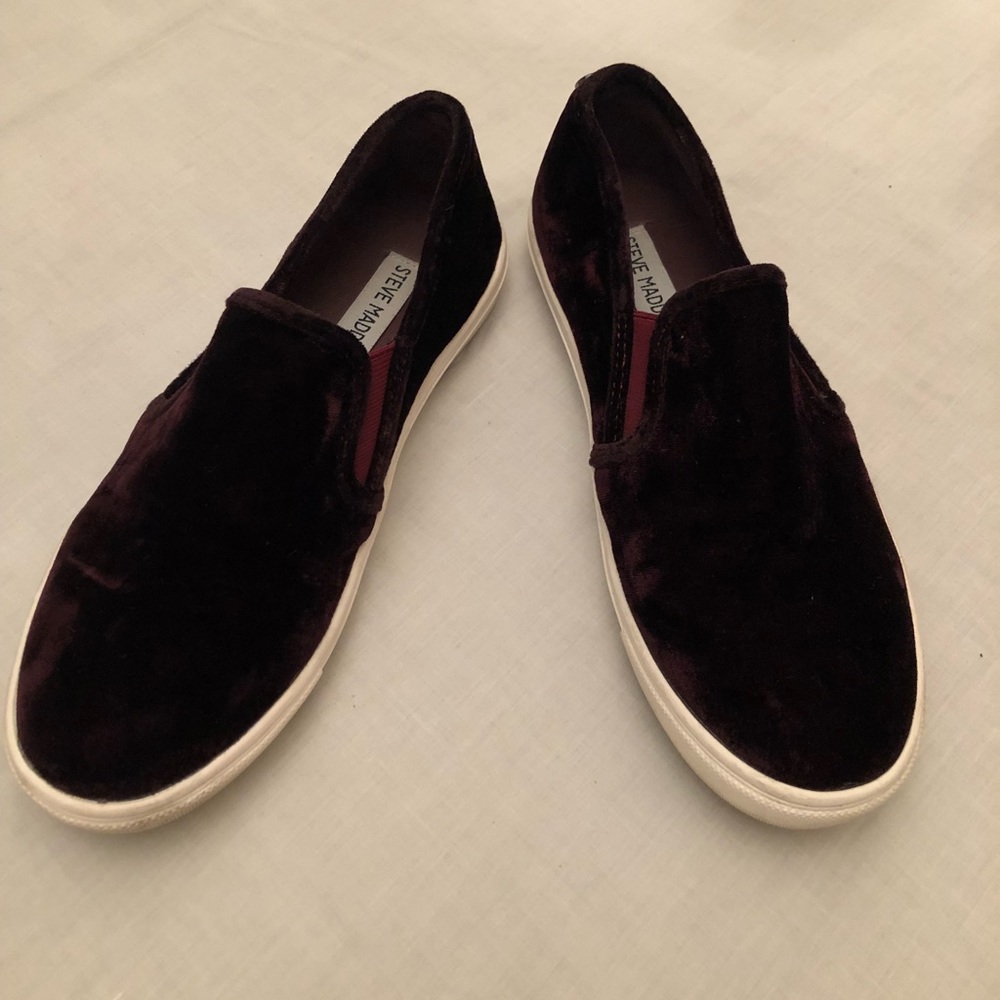 Steve Madden suede slip ons